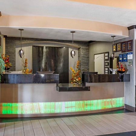 Best Western Plus Emerald Inn & Suites Garden City Kültér fotó
