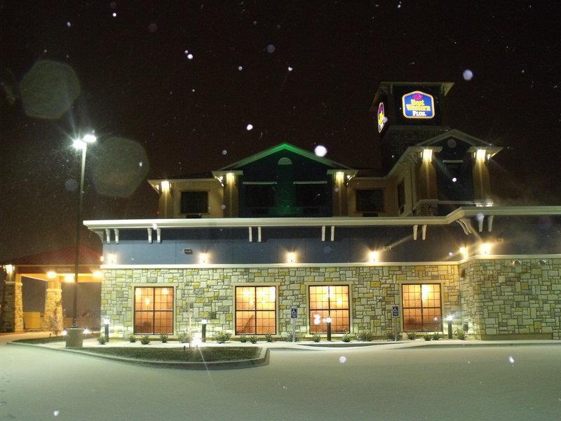 Best Western Plus Emerald Inn & Suites Garden City Kültér fotó