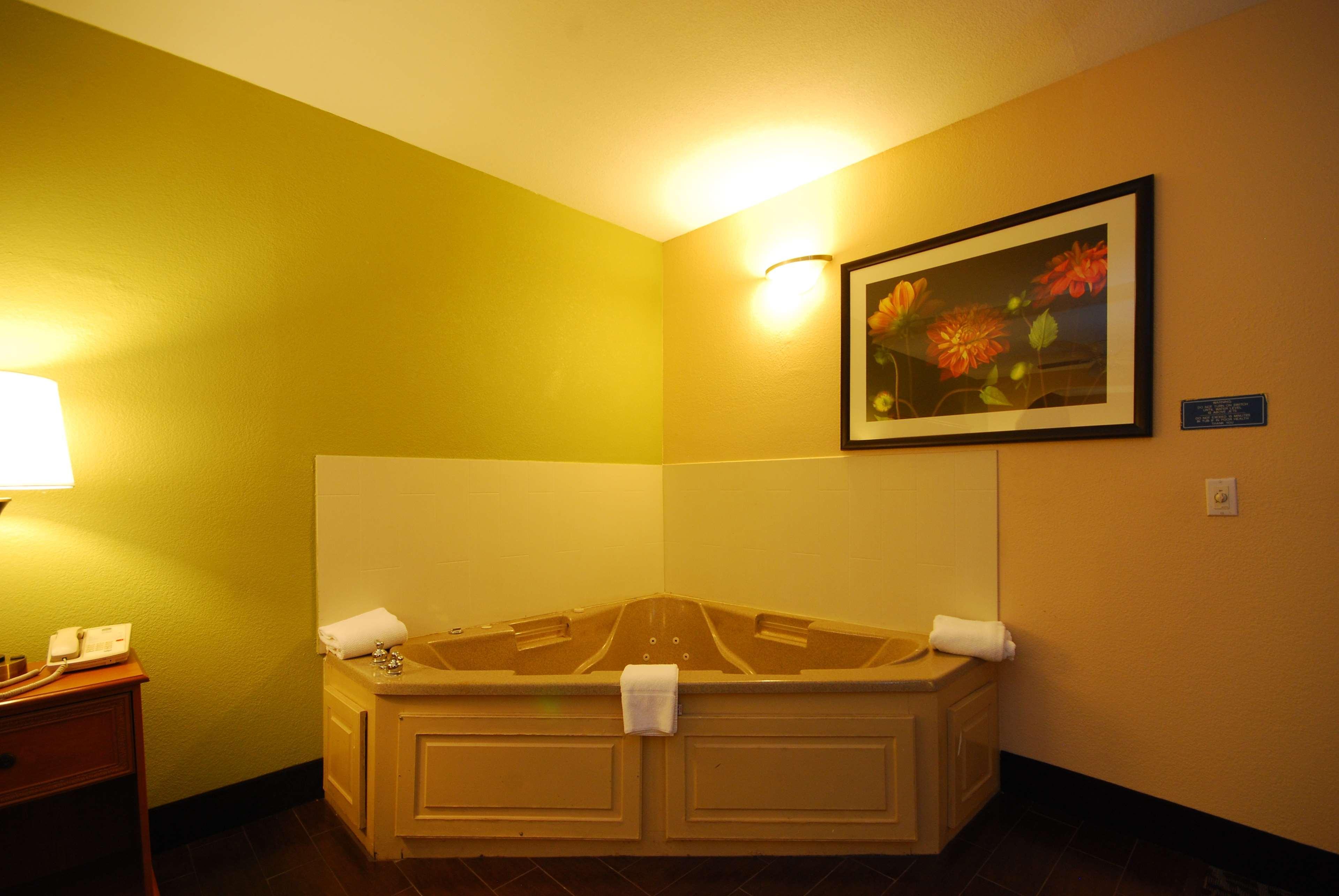 Best Western Plus Emerald Inn & Suites Garden City Kültér fotó