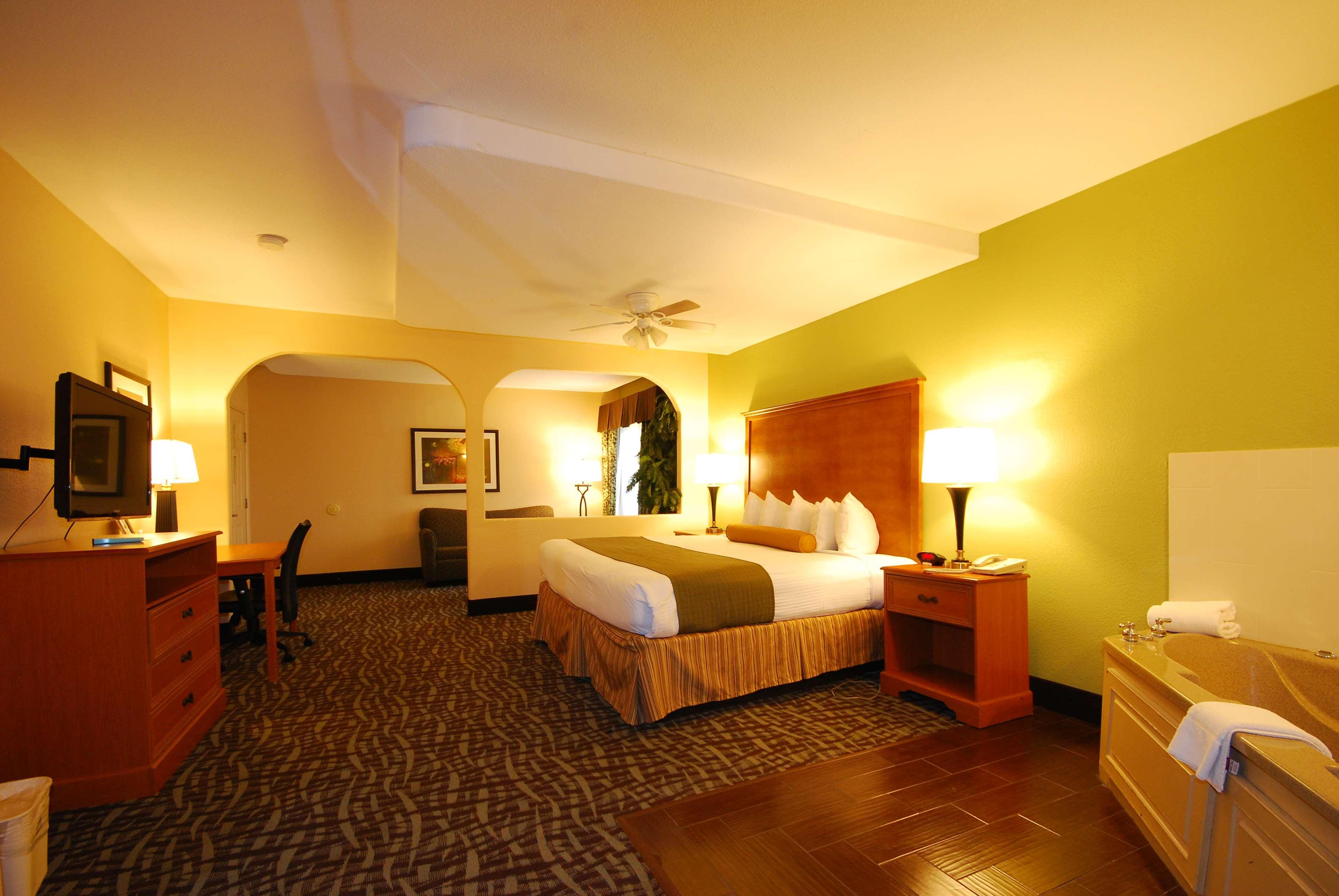 Best Western Plus Emerald Inn & Suites Garden City Kültér fotó