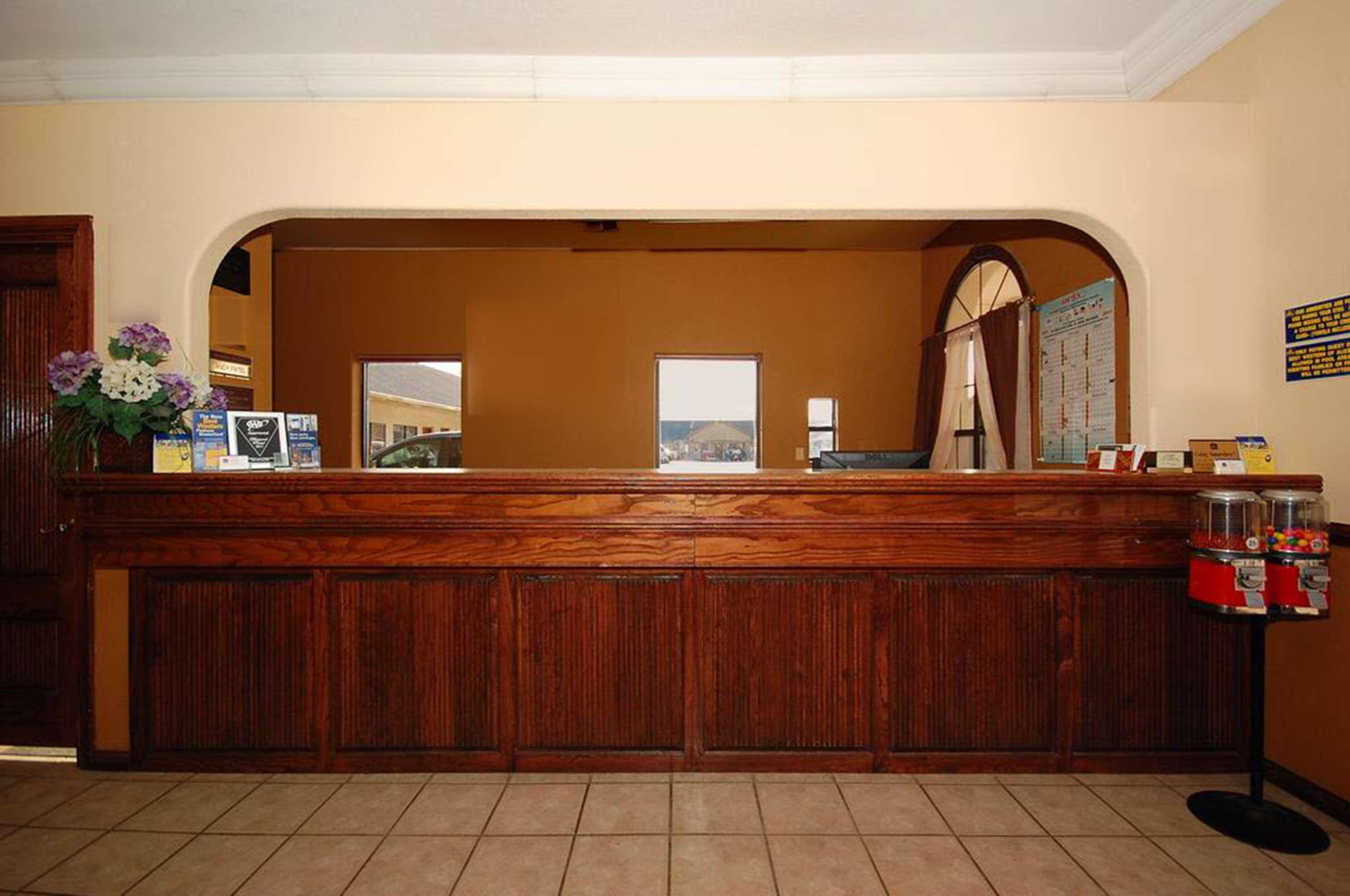 Best Western Plus Emerald Inn & Suites Garden City Kültér fotó