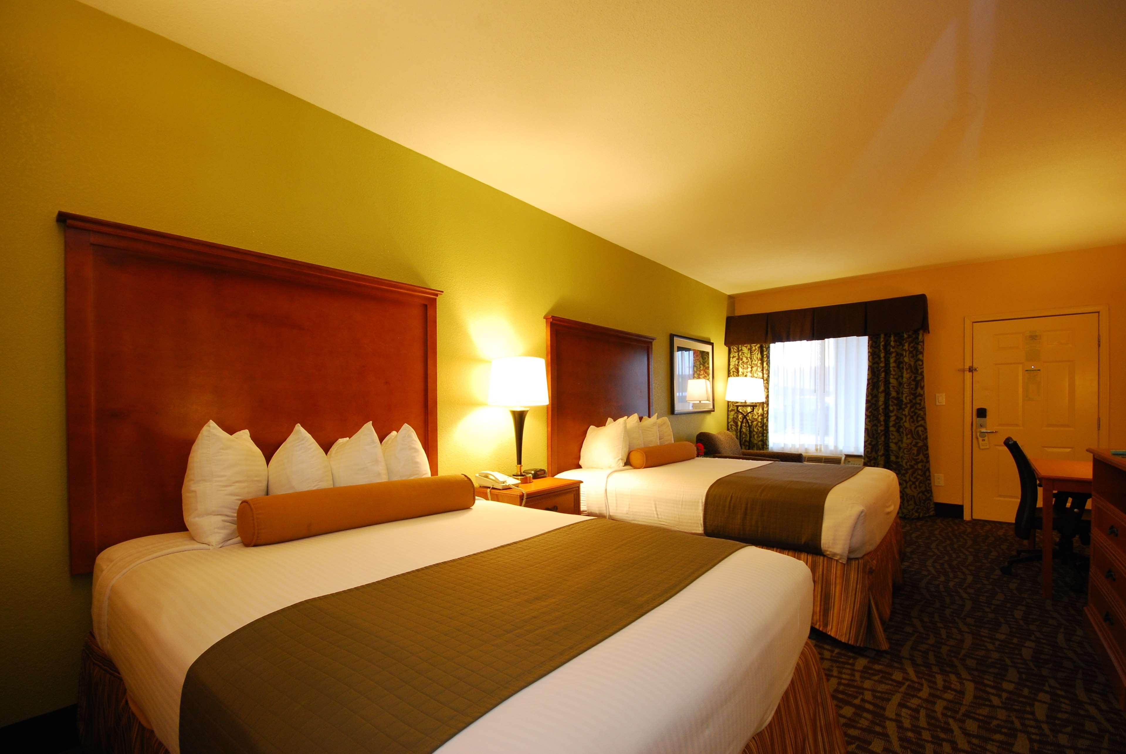 Best Western Plus Emerald Inn & Suites Garden City Kültér fotó