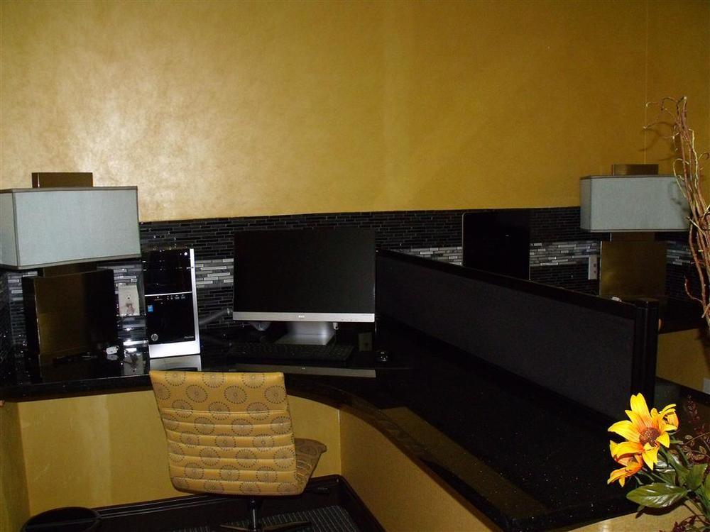 Best Western Plus Emerald Inn & Suites Garden City Létesítmények fotó