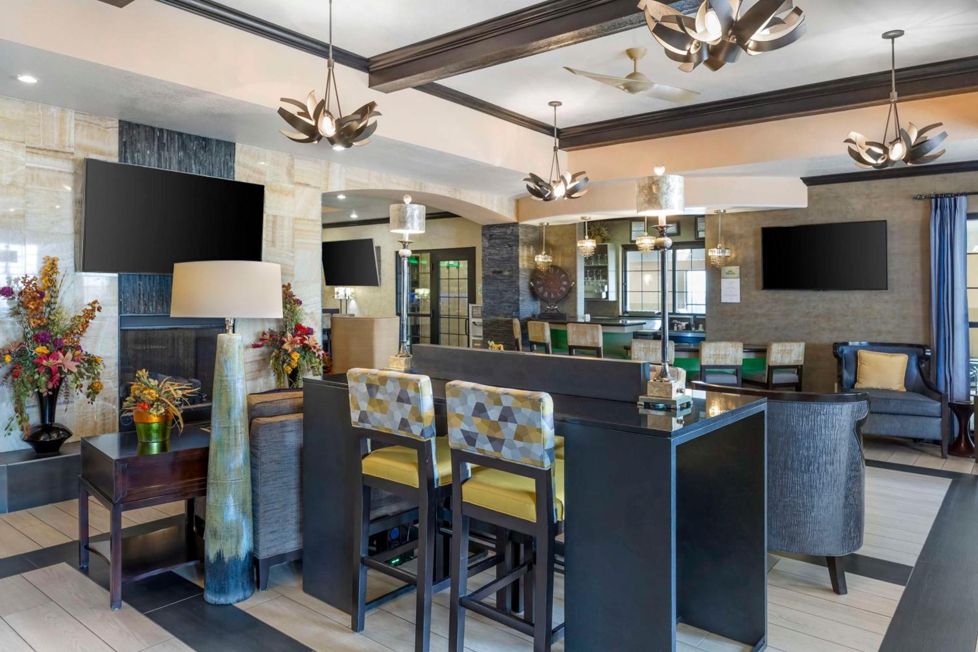 Best Western Plus Emerald Inn & Suites Garden City Kültér fotó