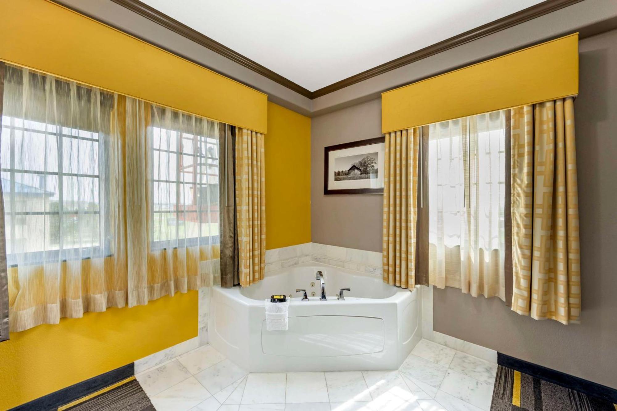 Best Western Plus Emerald Inn & Suites Garden City Kültér fotó