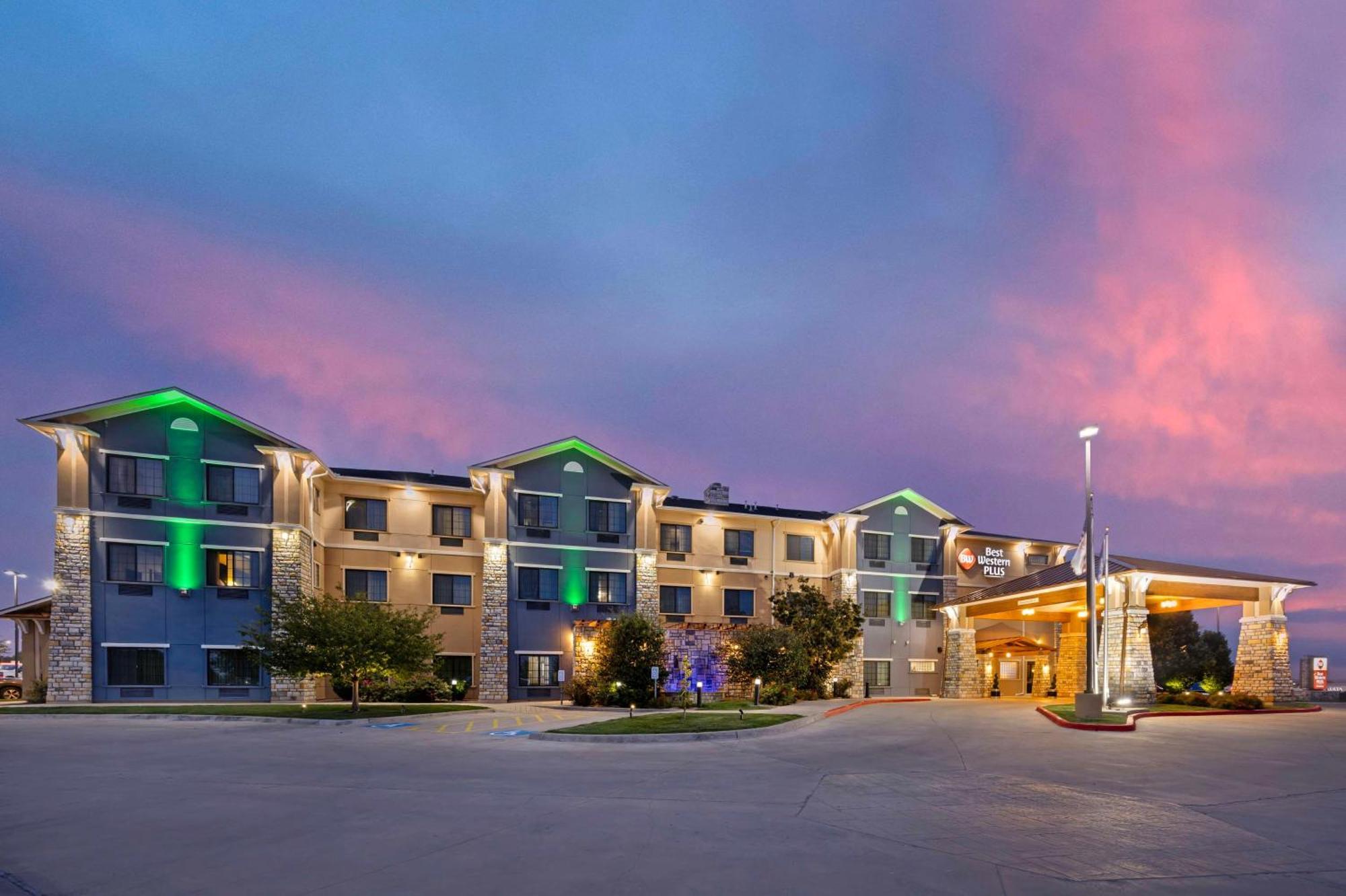 Best Western Plus Emerald Inn & Suites Garden City Kültér fotó