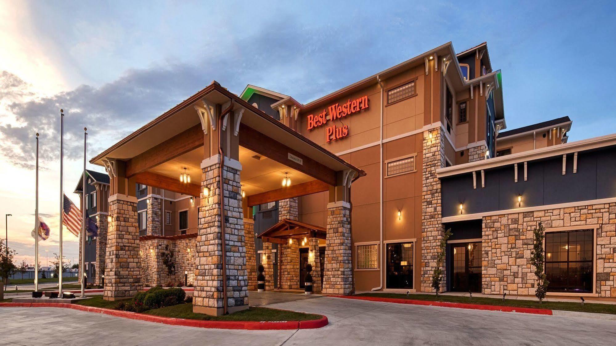Best Western Plus Emerald Inn & Suites Garden City Kültér fotó